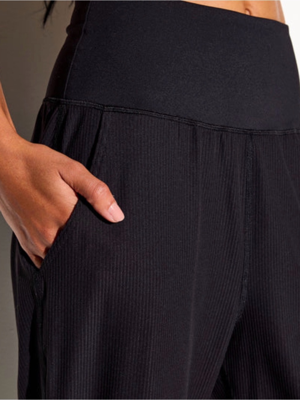 Spiritual Gangster Black ROWEN PANT